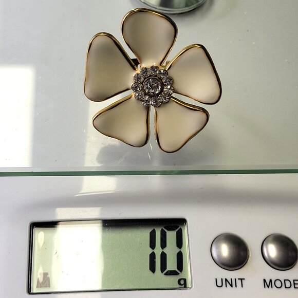 White Enamelled Flower Ring with Crystals- Adjustable Band - Picture 4 of 6